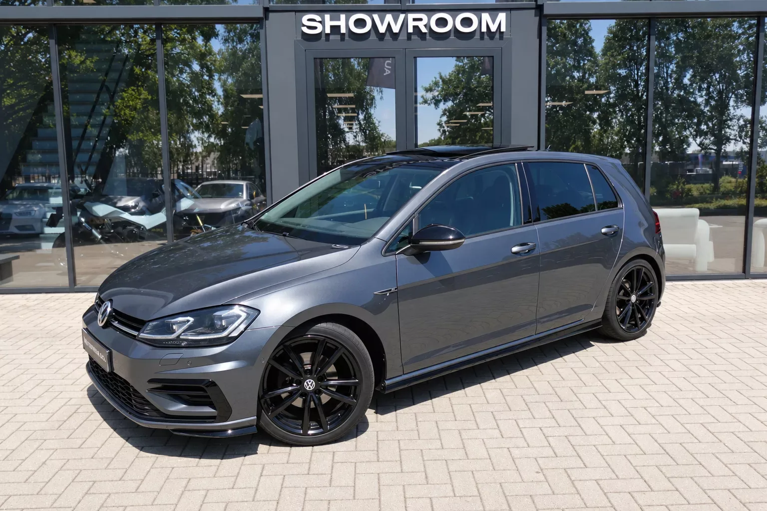 Volkswagen Golf (2019) — foto 1