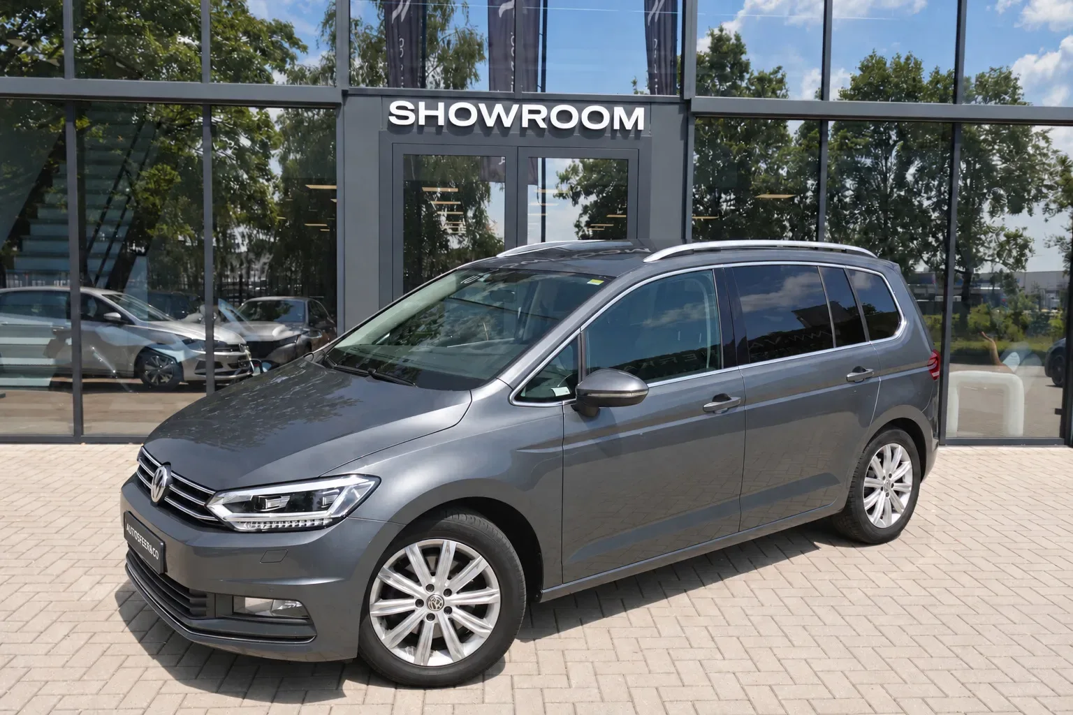 Volkswagen Touran (2016) — foto 1