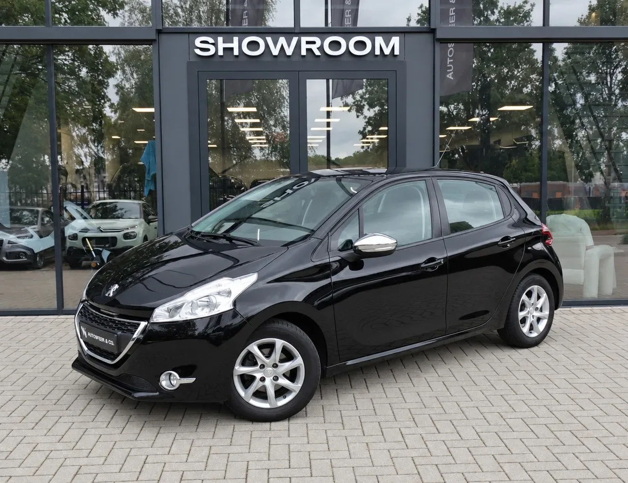 Peugeot 208 (2013) — foto 1