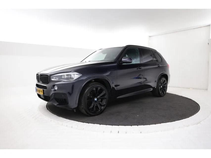 BMW X5 (2015) — foto 1