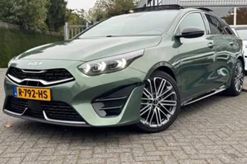 Kia ProCeed (2022)