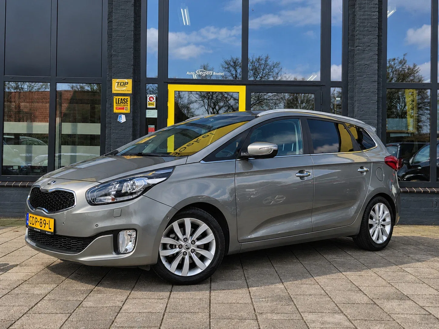 Kia Carens (2014) — foto 1