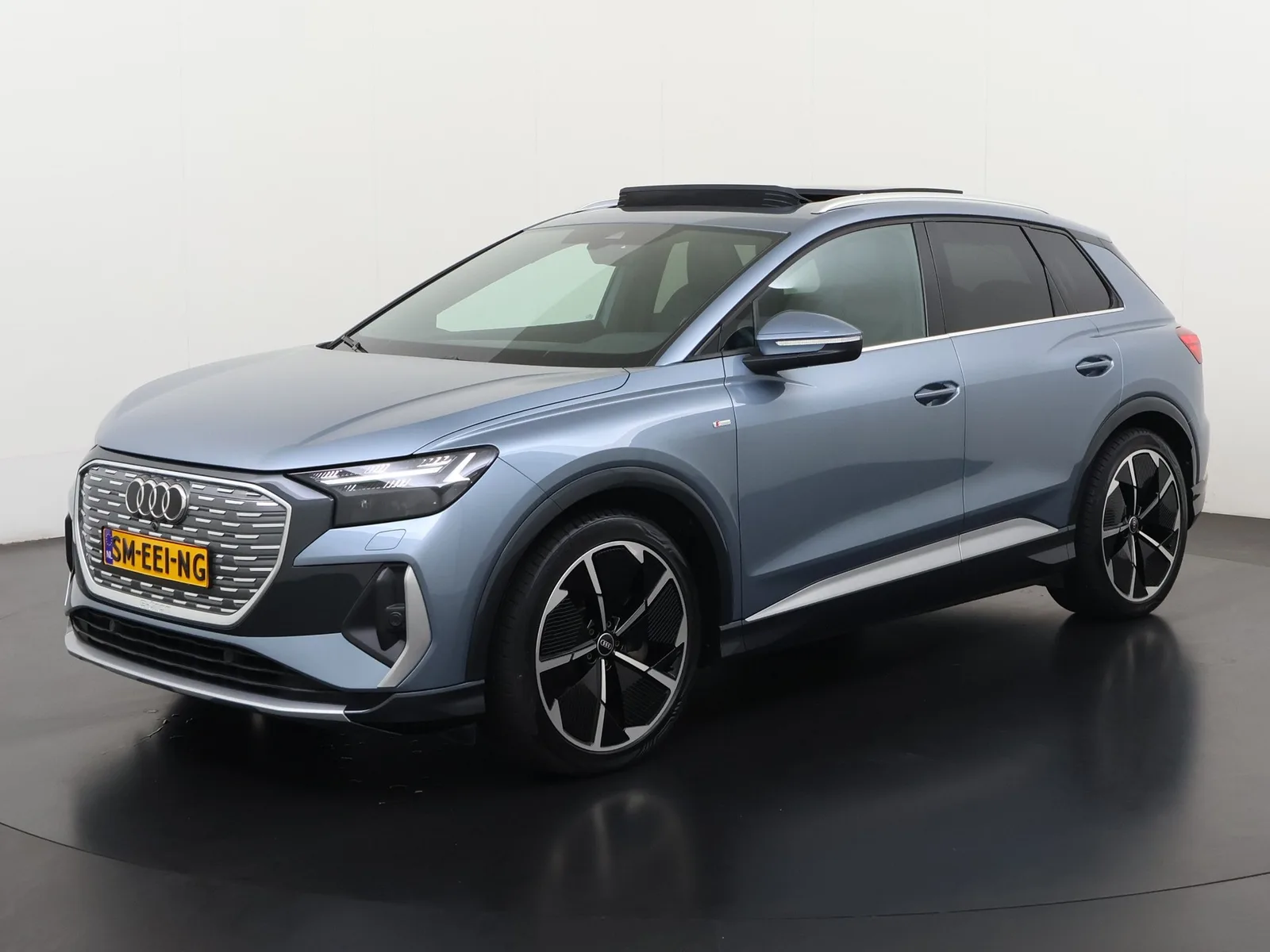 Audi Q4 e-tron (2021) — foto 1
