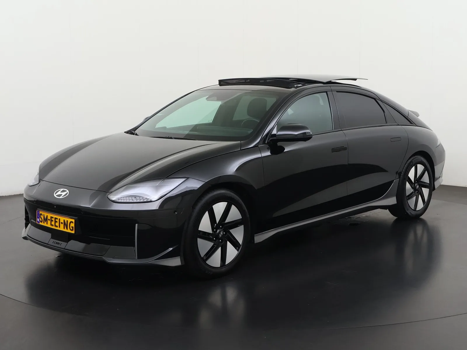 Hyundai Ioniq 6 (2023) — foto 1