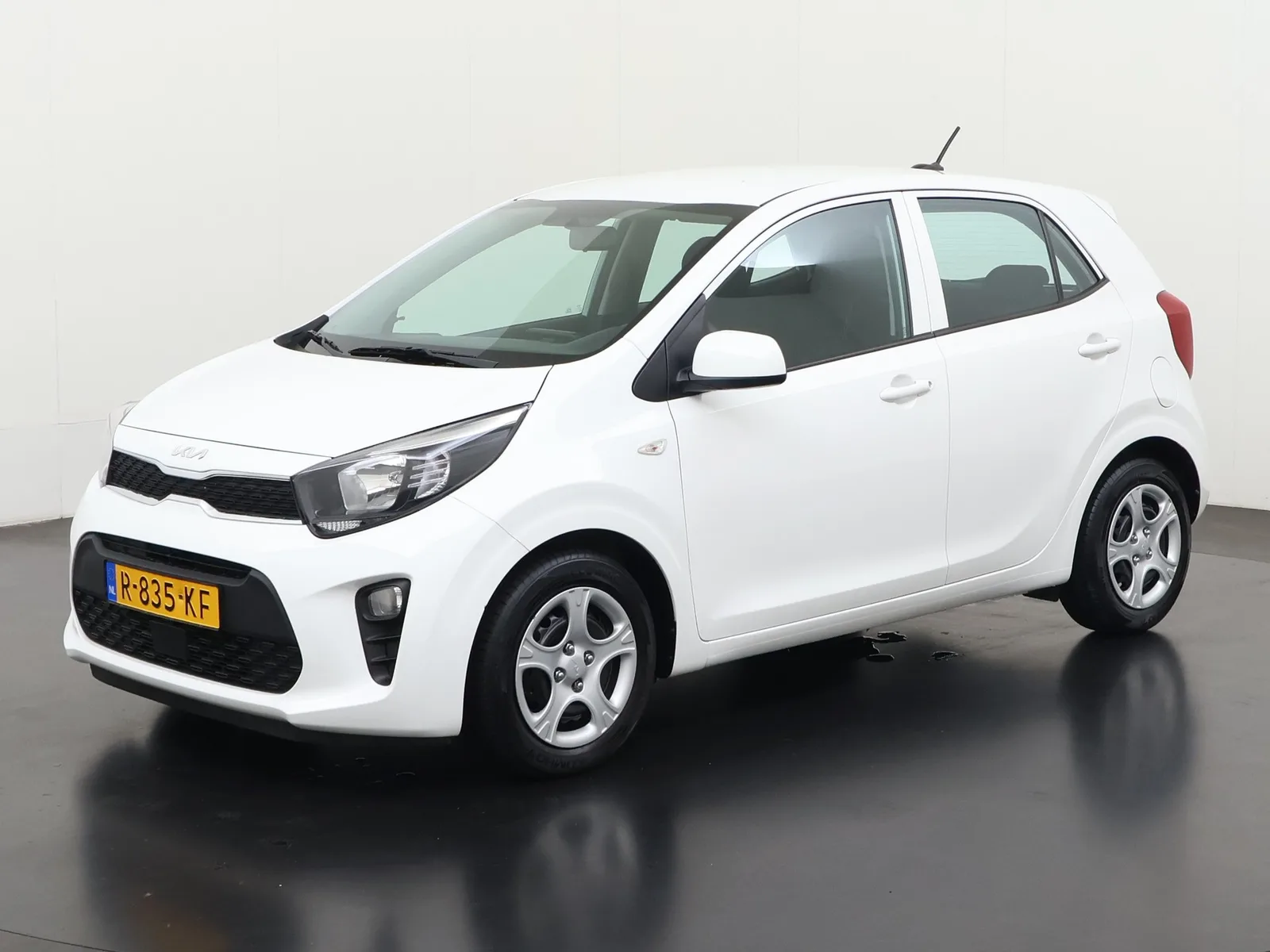 Kia Picanto (2022) — foto 1