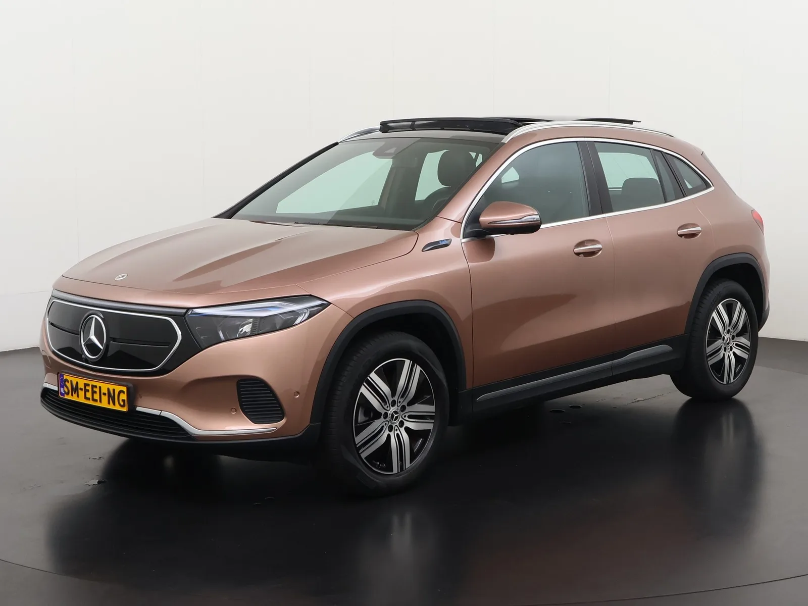 Mercedes-Benz EQA (2022) — foto 1