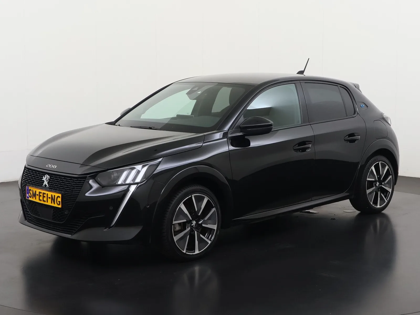Peugeot e-208 (2021) — foto 1