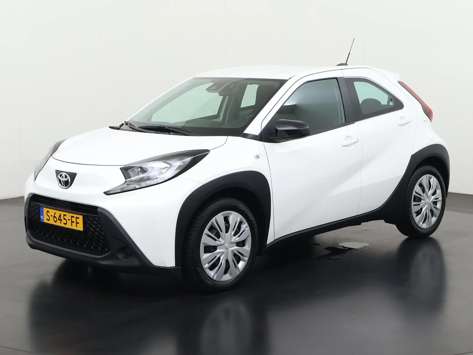 Toyota Aygo X (2023) — foto 1