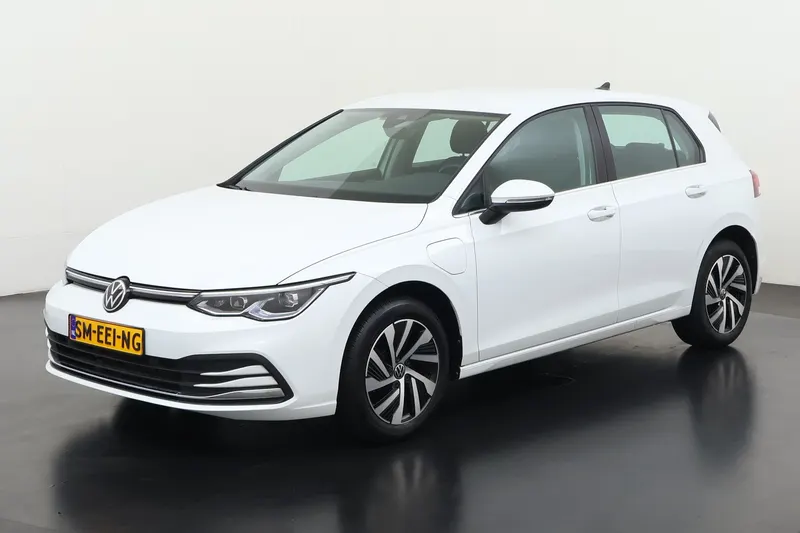 Volkswagen Golf (2022)