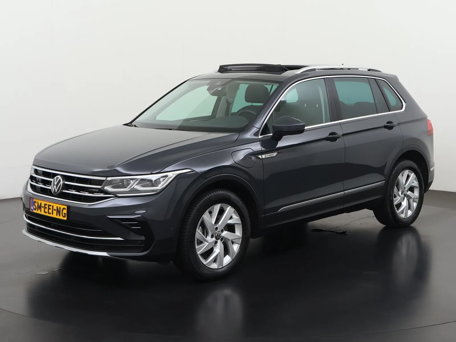 Volkswagen Tiguan (2023) — foto 1