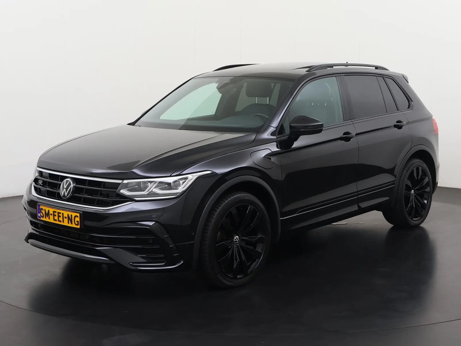 Volkswagen Tiguan (2021) — foto 1