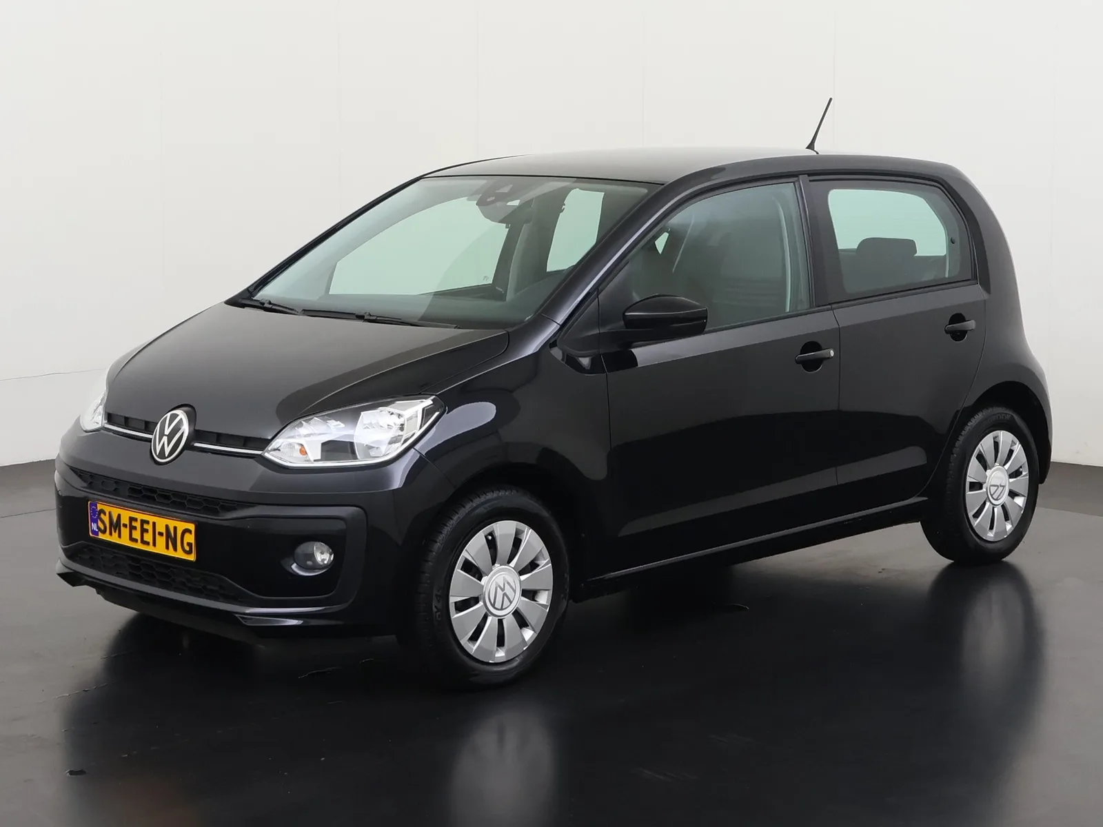 Volkswagen Up! (2023) — foto 1