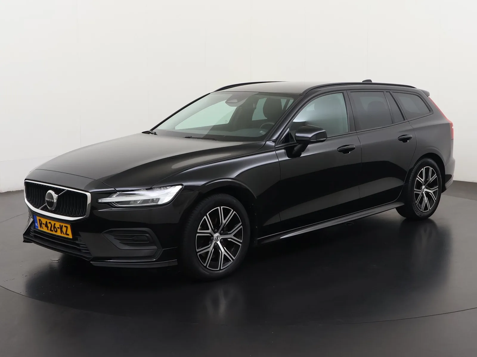 Volvo V60 (2022) — foto 1