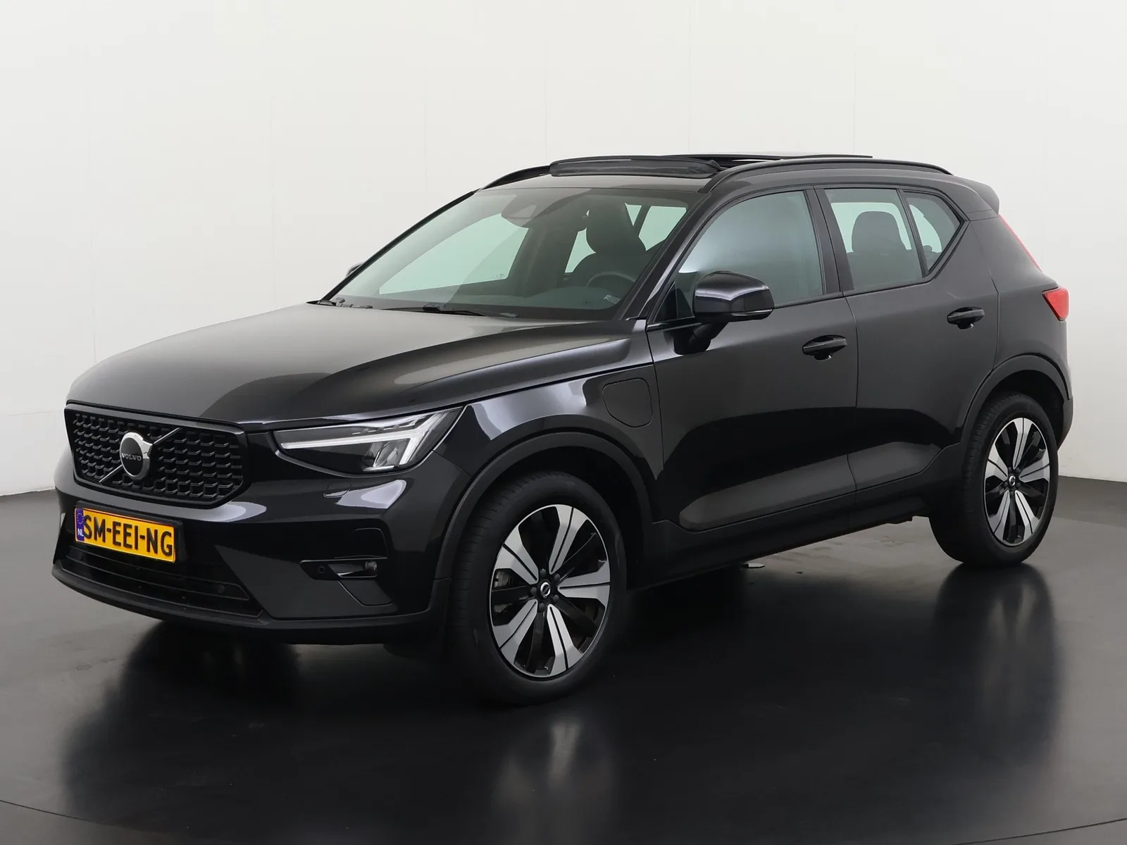 Volvo XC40 (2023) — foto 1