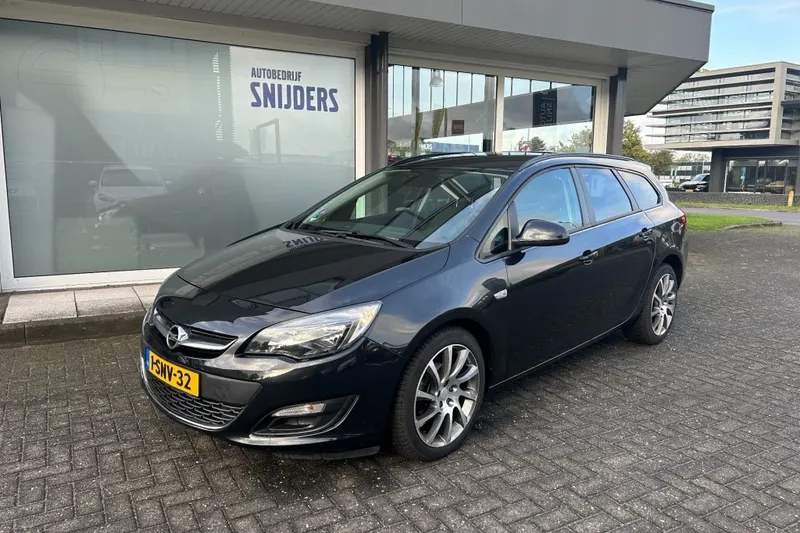 Opel Astra (2013)