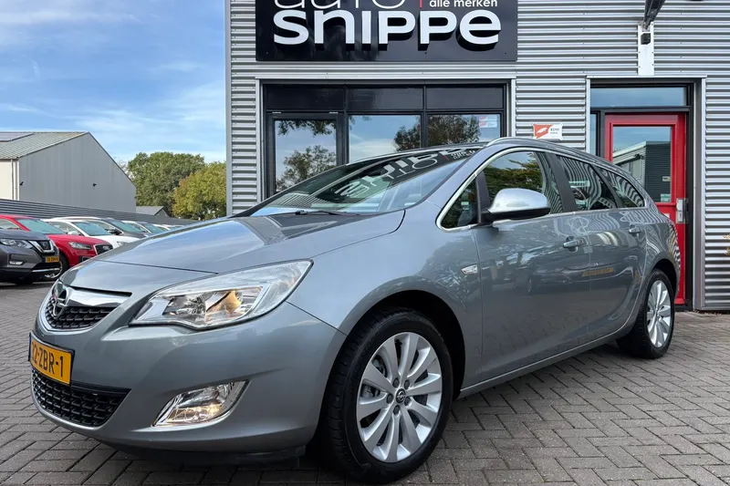 Opel Astra (2012)