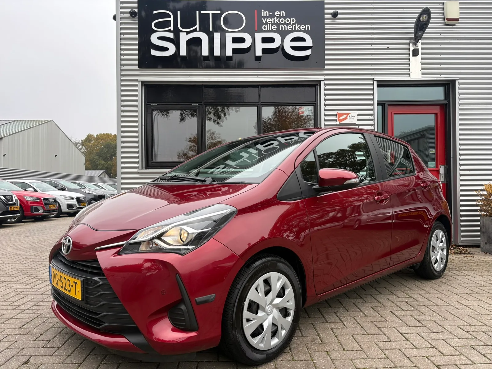Toyota Yaris (2017) — foto 1