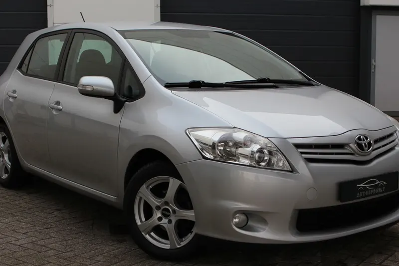 Toyota Auris (2010)