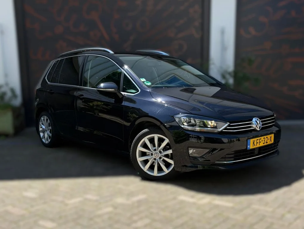 Volkswagen Golf Sportsvan (2015) — foto 1