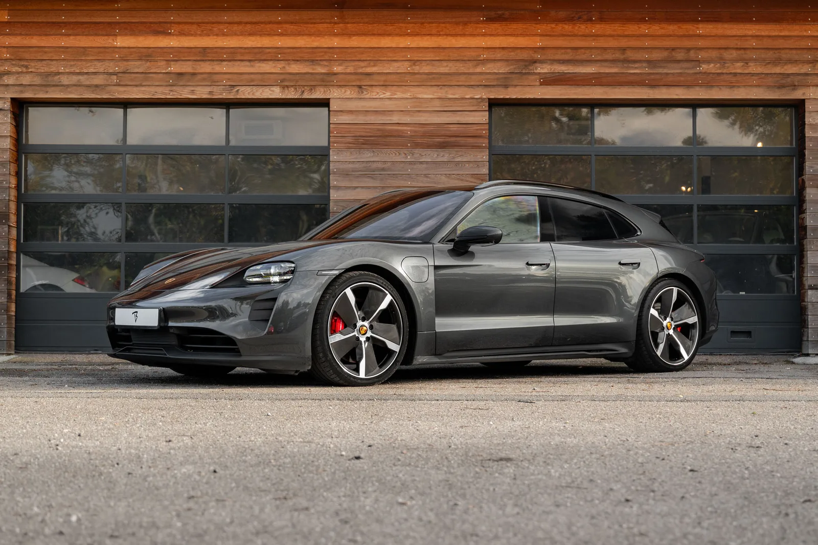 Porsche Taycan Sport Turismo (2023) — foto 1