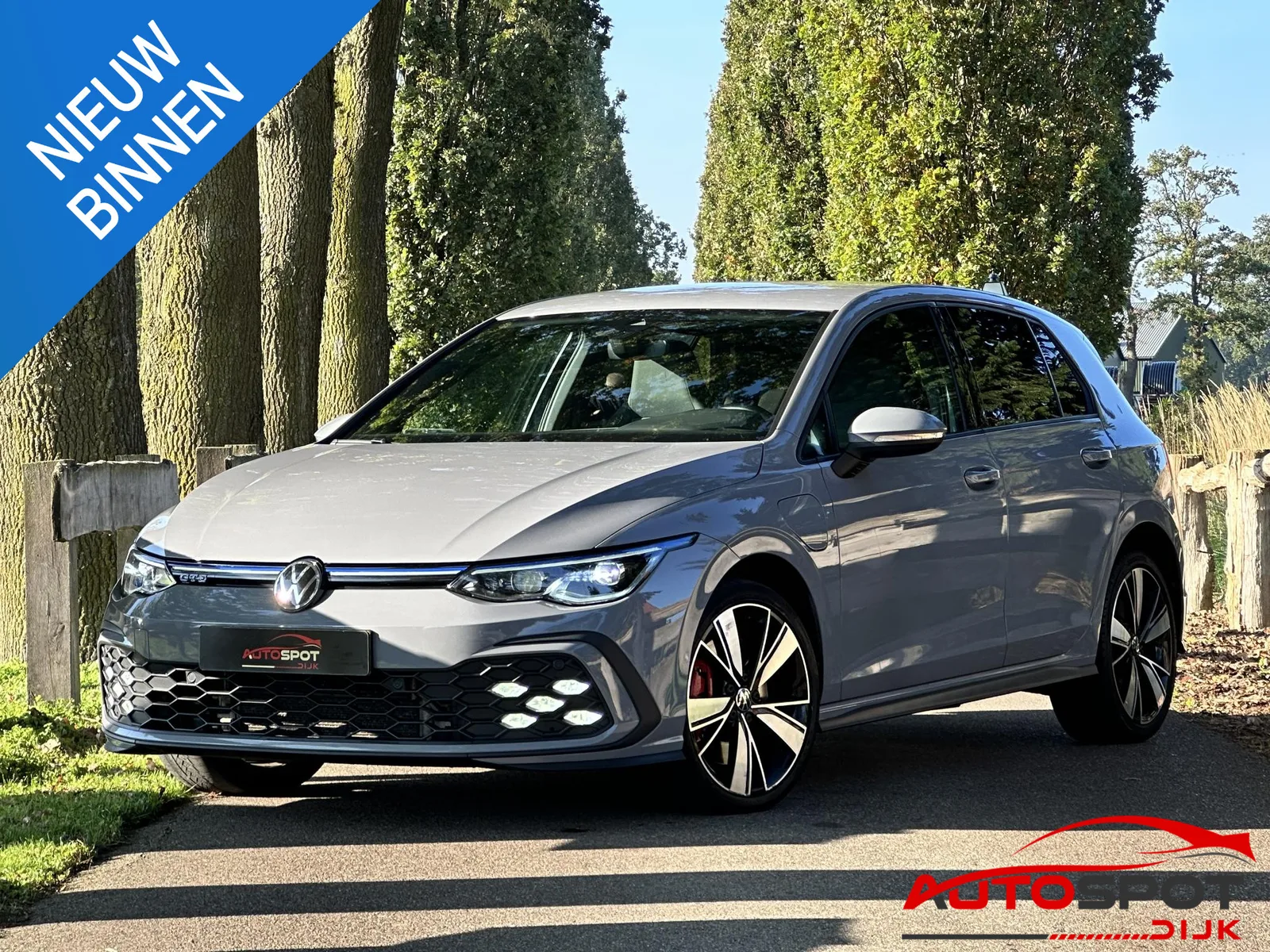 Volkswagen Golf (2021) — foto 1