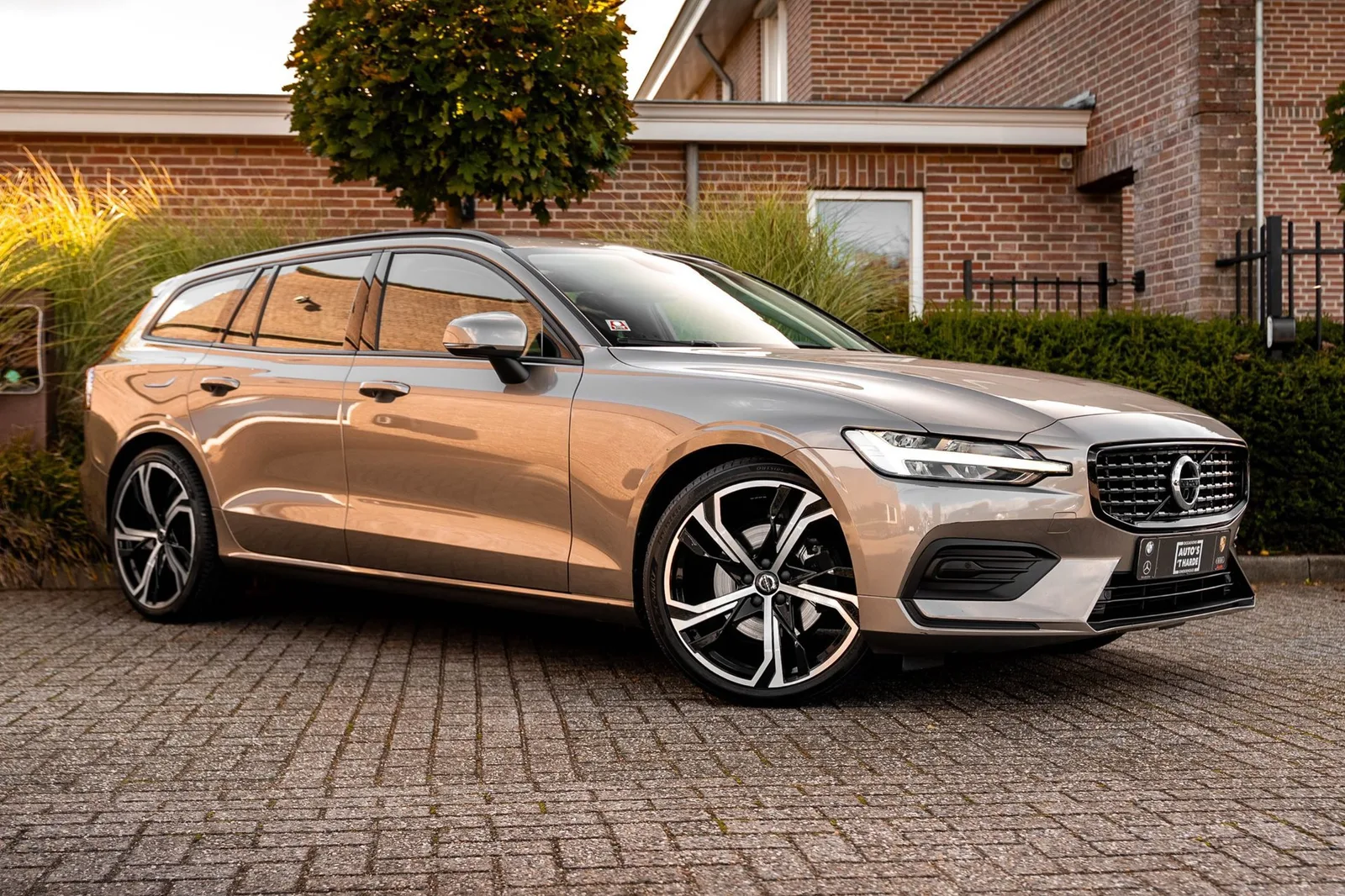 Volvo V60 (2022) — foto 1