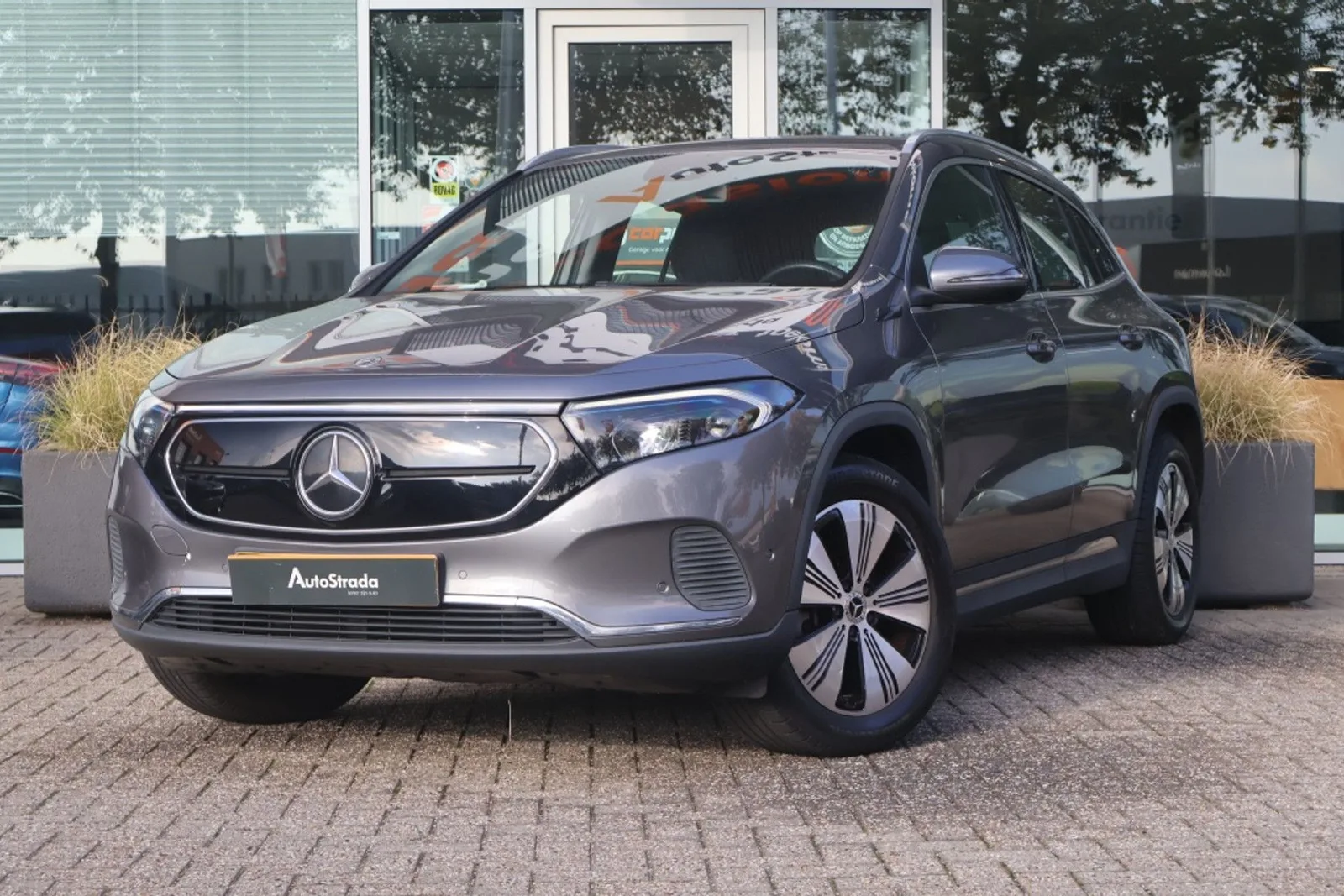 Mercedes-Benz EQA (2022) — foto 1