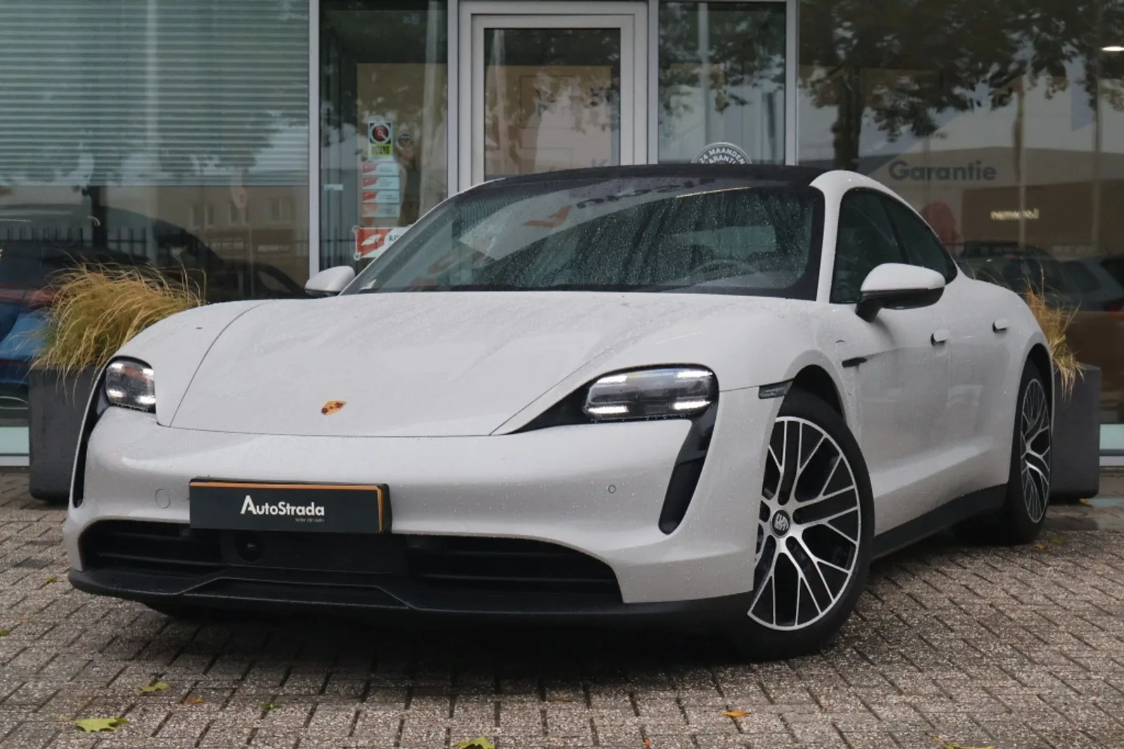 Porsche Taycan (2023) — foto 1