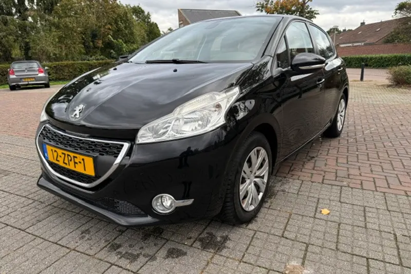 Peugeot 208 (2013)