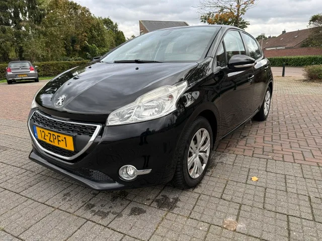 Peugeot 208 (2013) — foto 1