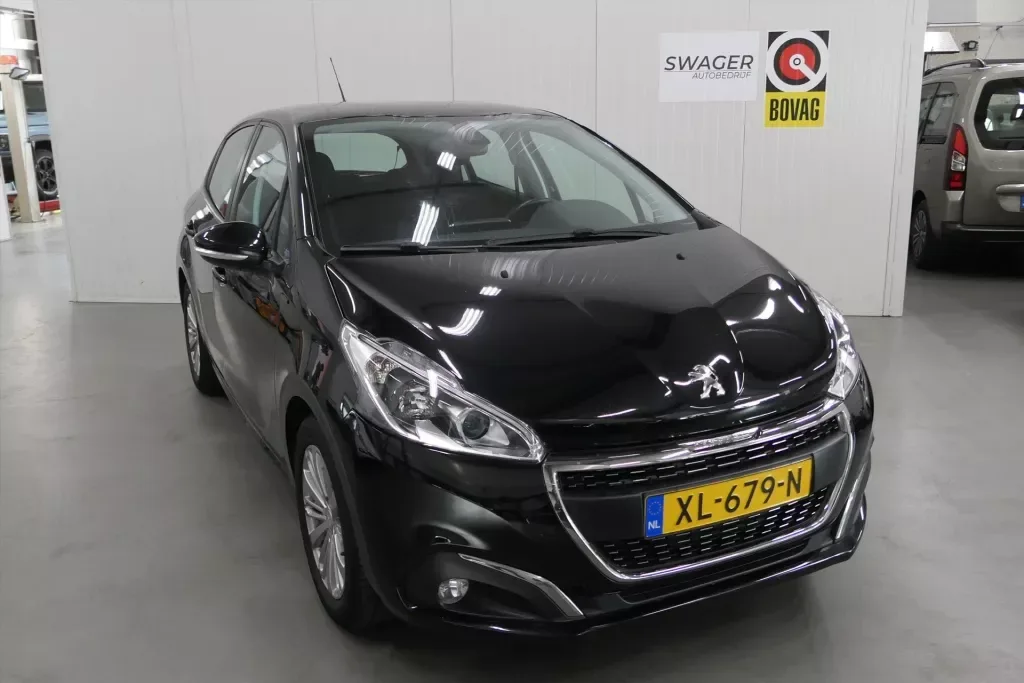 Peugeot 208 (2019) — foto 1
