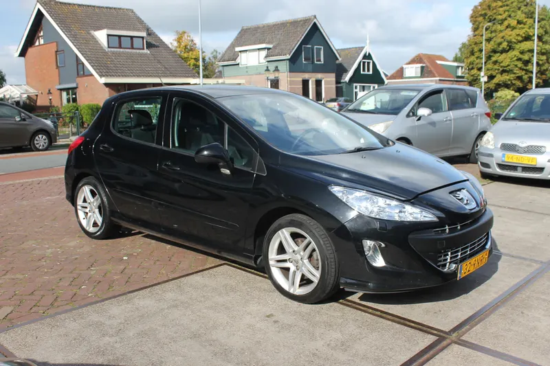 Peugeot 308 (2011)