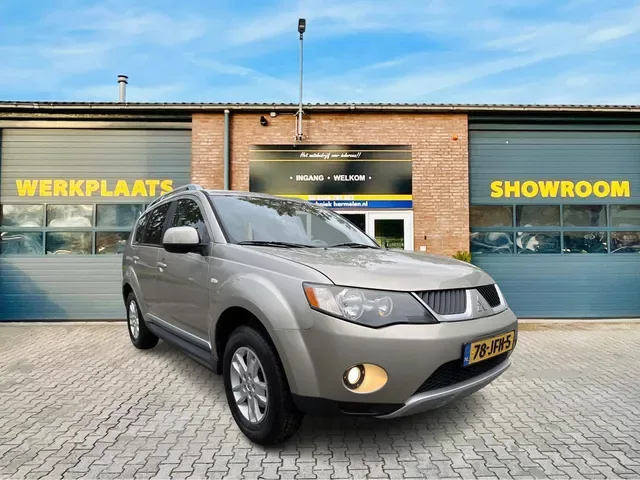 Mitsubishi Outlander (2009) — foto 1