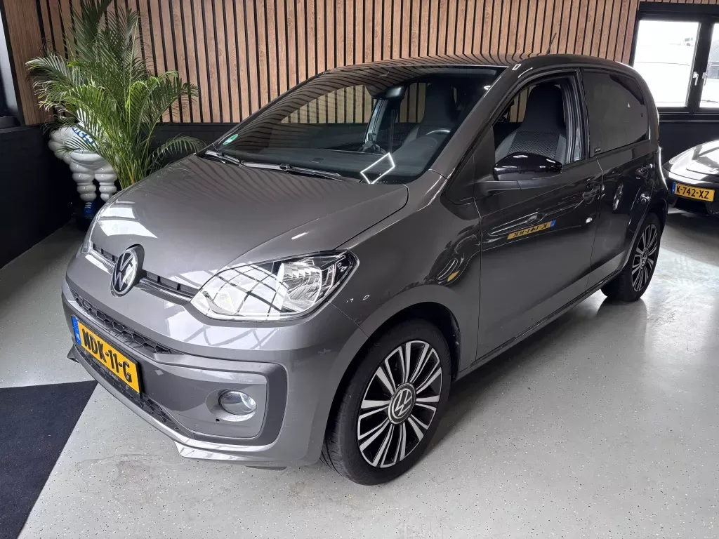 Volkswagen Up! (2022) — foto 1