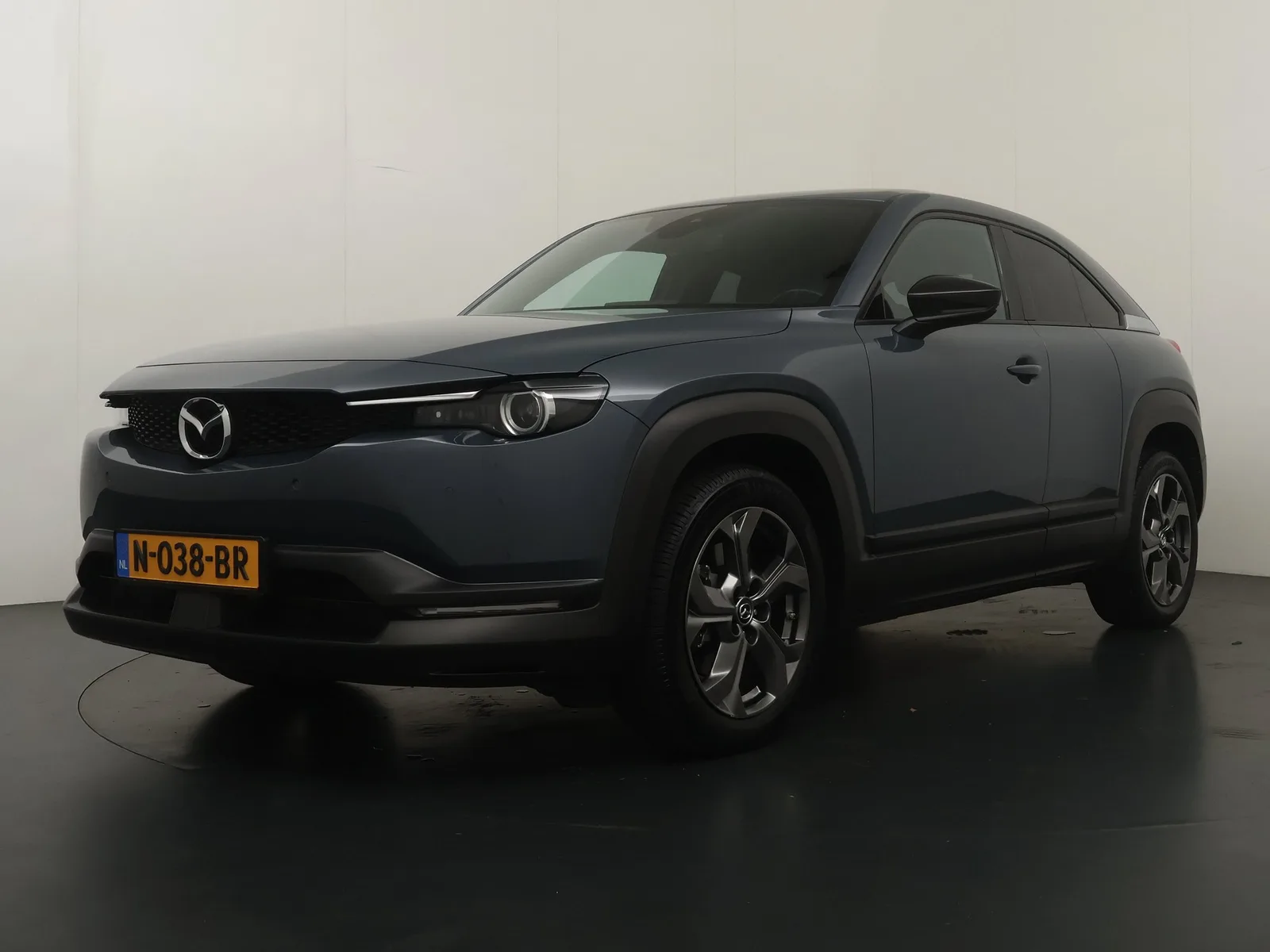 Mazda MX-30 (2021) — foto 1