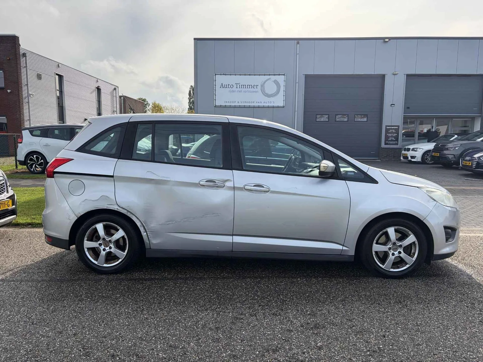 Ford Grand C-Max (2011) — foto 1