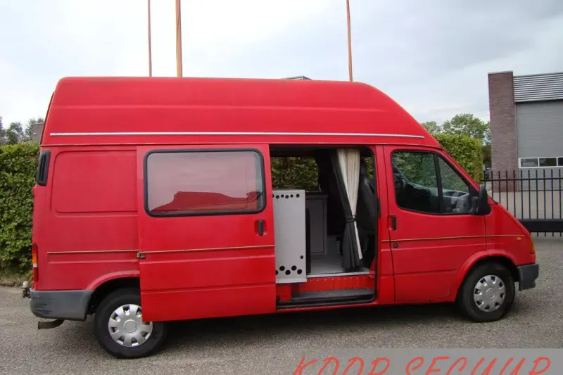 Ford Transit (2000)