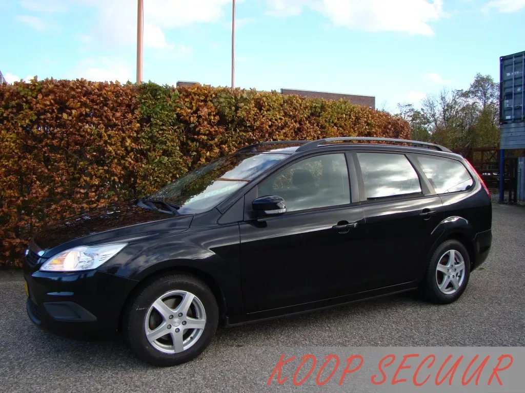 Ford Focus (2011) — foto 1