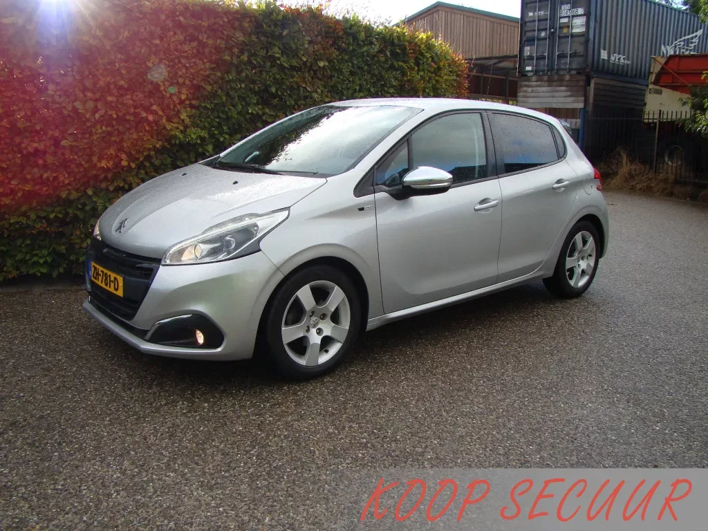 Peugeot 208 (2016) — foto 1