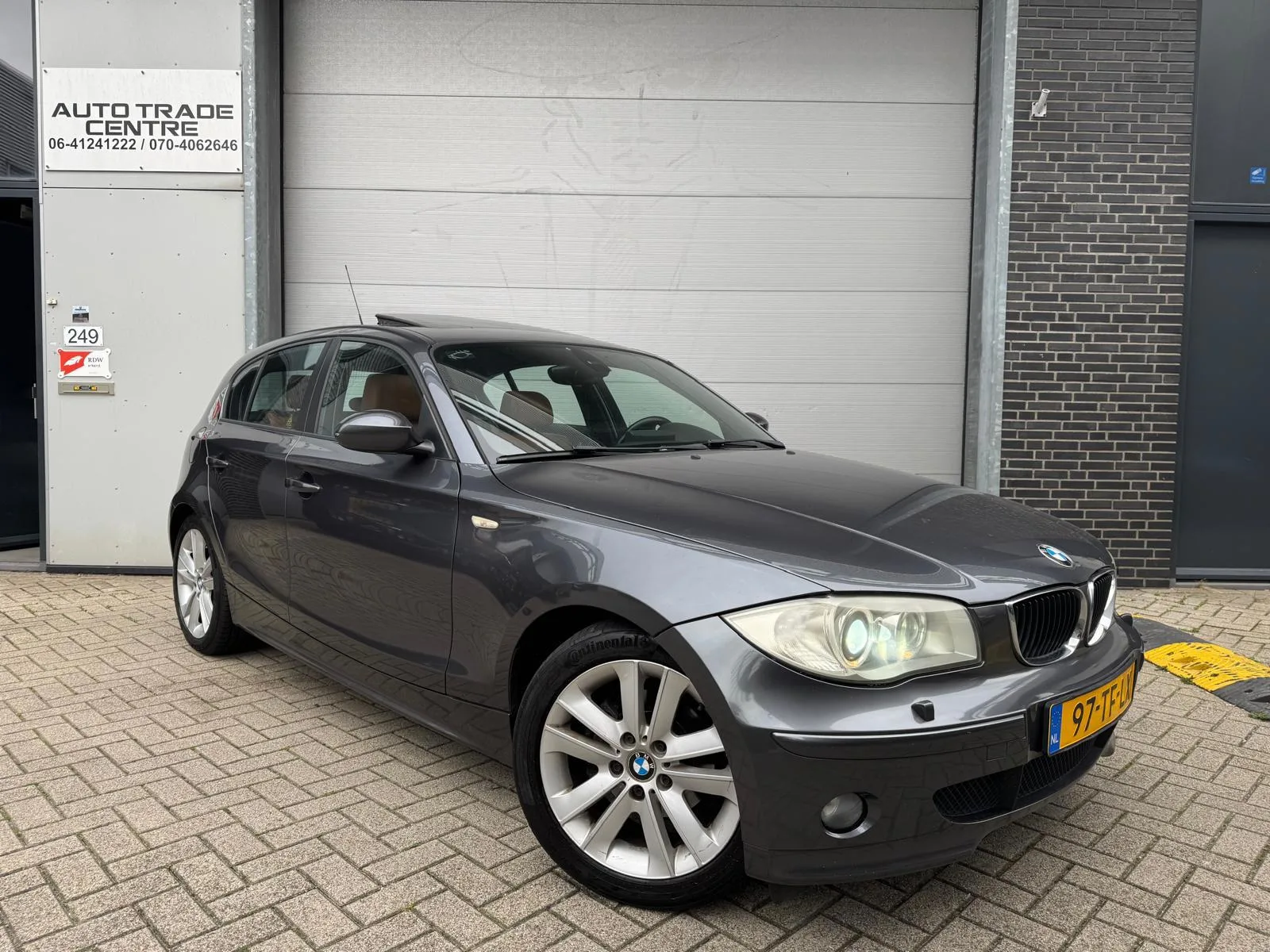 BMW 1-Serie (2006) — foto 1