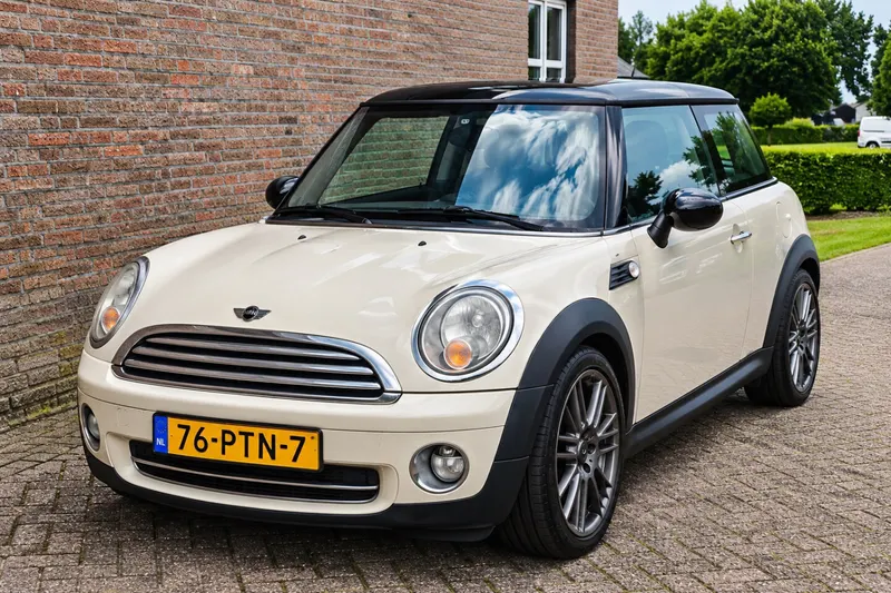 MINI One (2008)