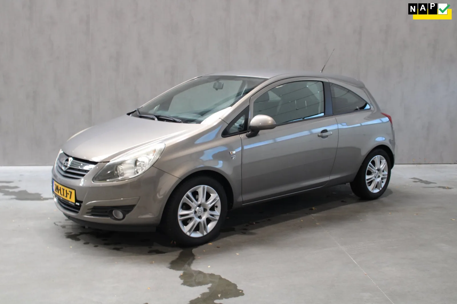 Opel Corsa (2010) — foto 1