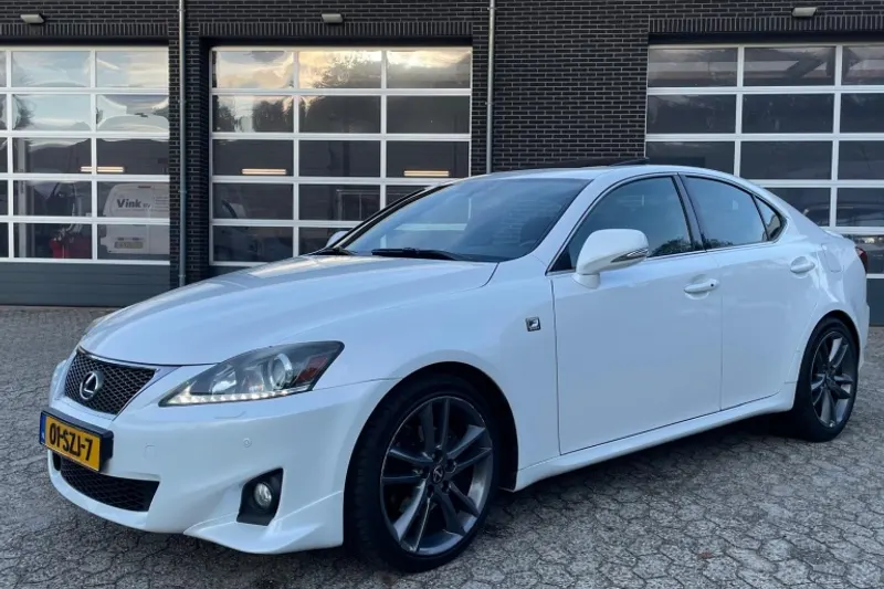 Lexus IS (2012)