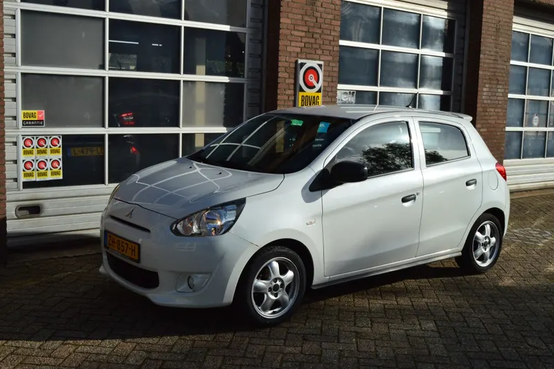 Mitsubishi Space Star (2015)