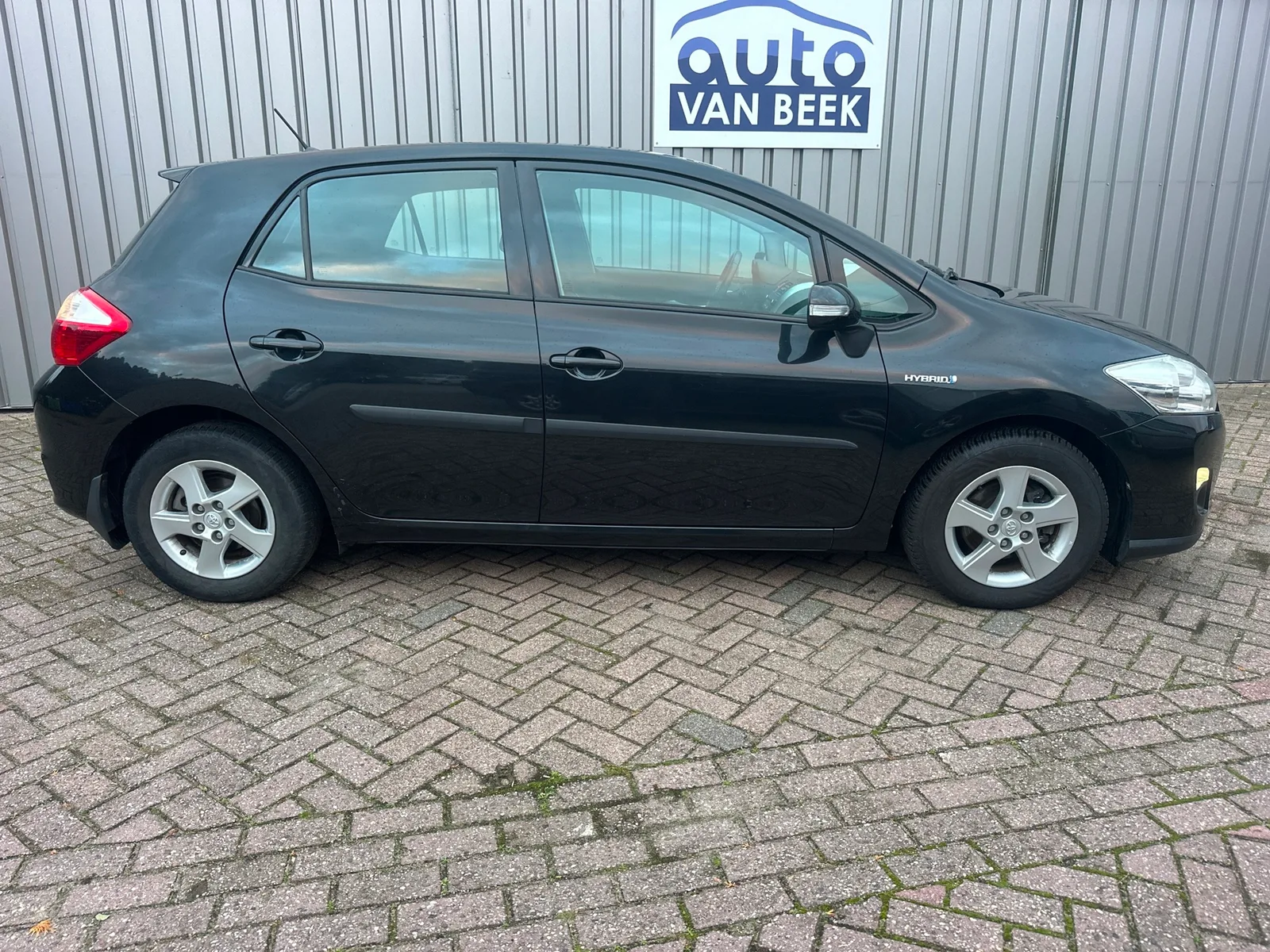 Toyota Auris (2011) — foto 1