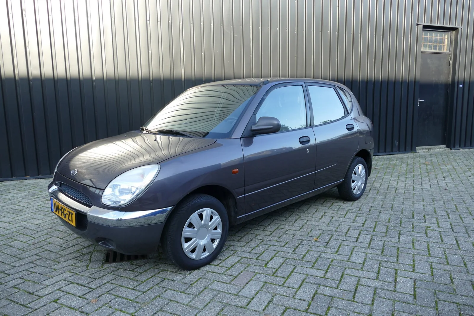 Daihatsu Sirion (2000) — foto 1