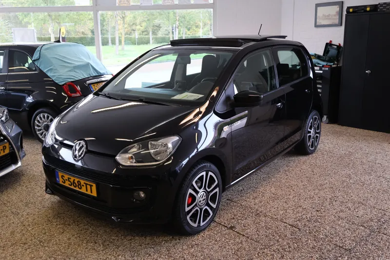 Volkswagen Up! (2015)