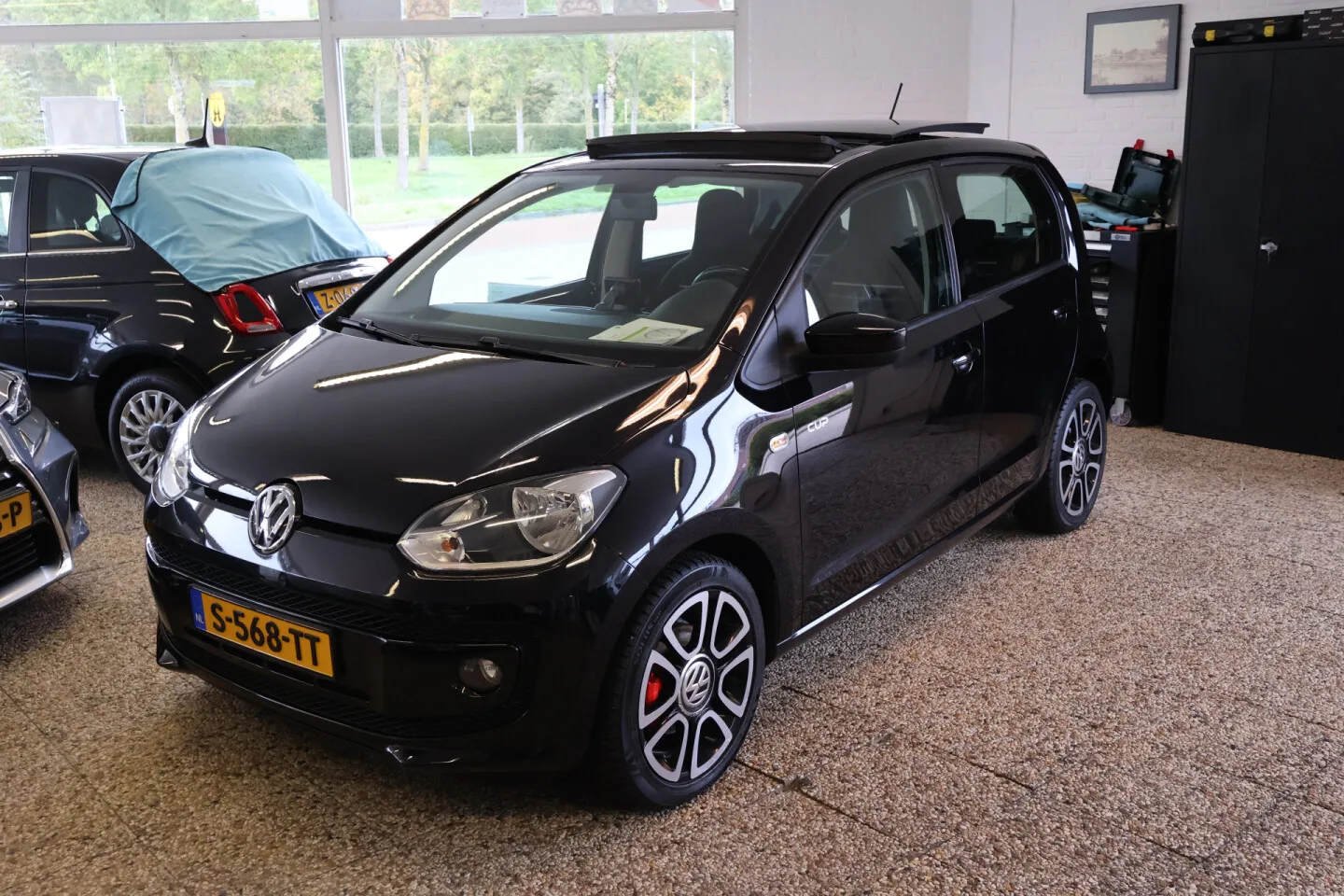 Volkswagen Up! (2015) — foto 1