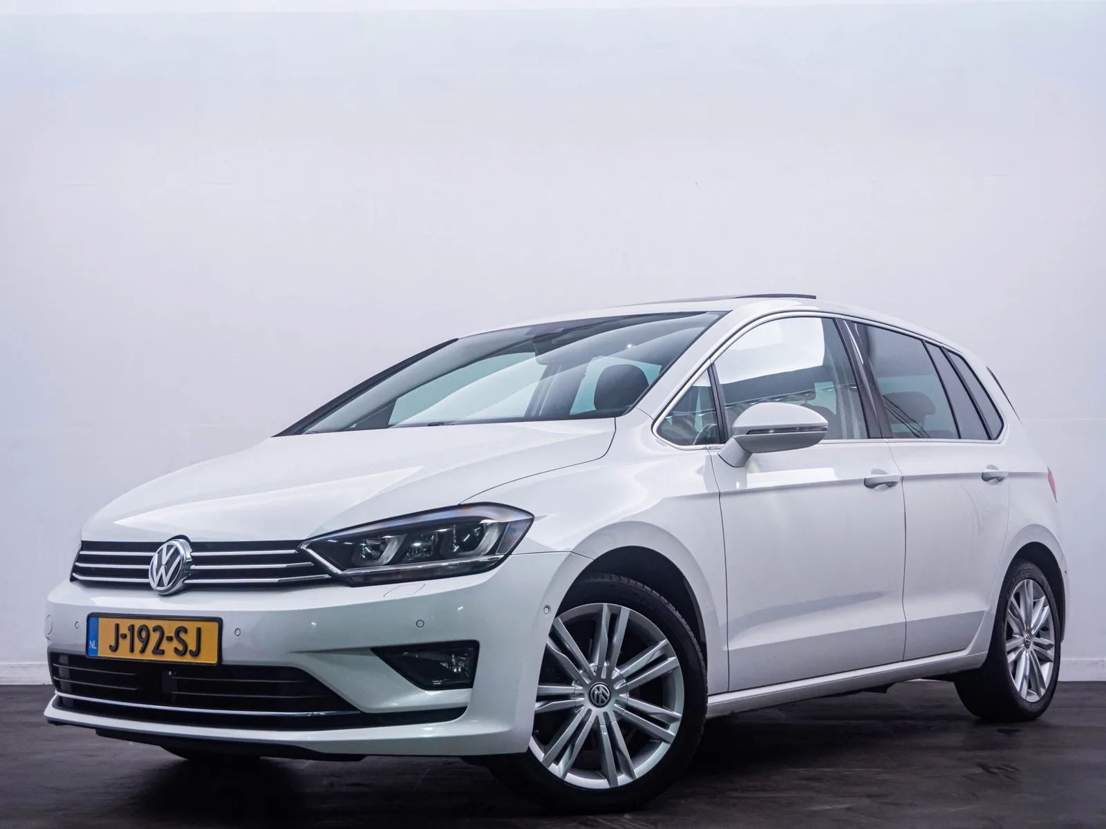 Volkswagen Golf Sportsvan (2017) — foto 1