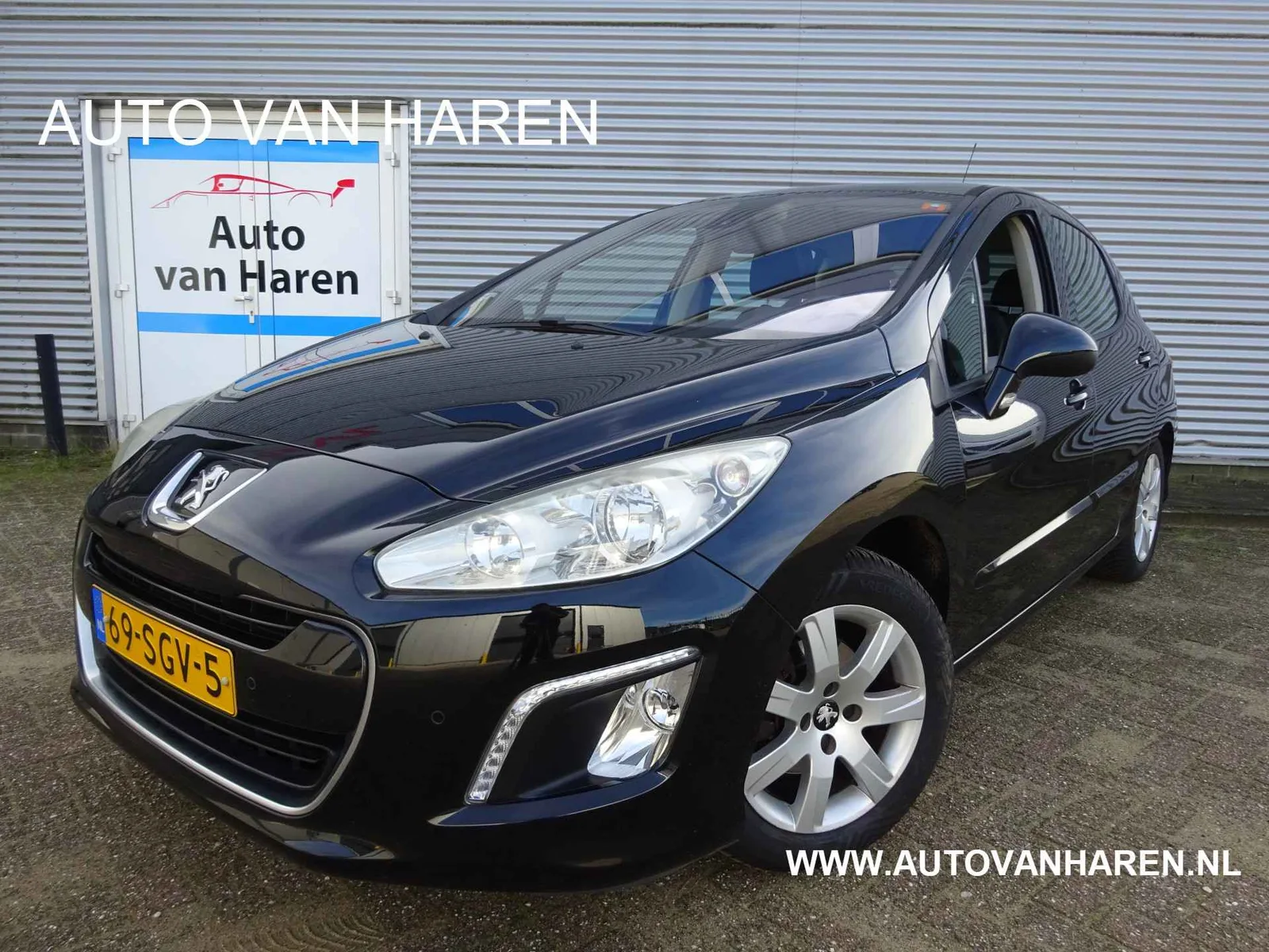 Peugeot 308 (2011) — foto 1